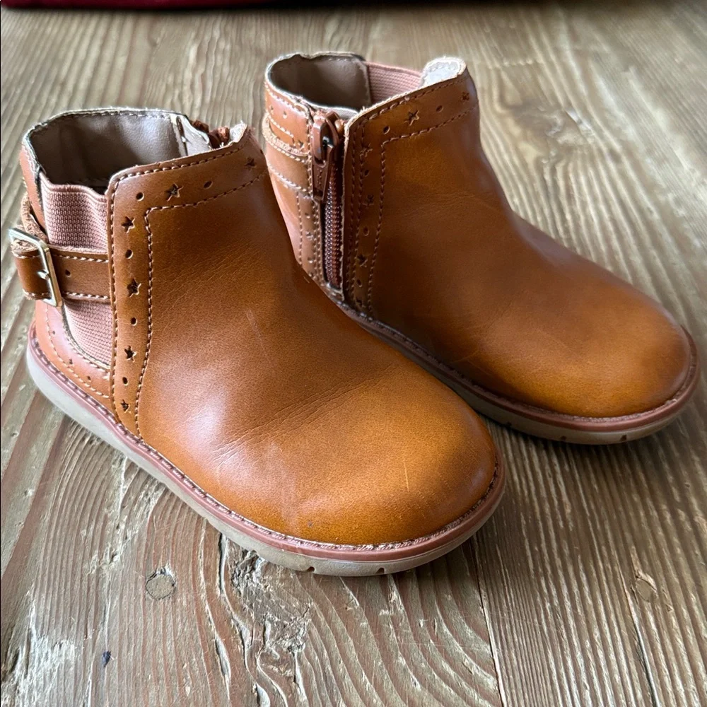 Stride rite SRT Agnes brown boots 8M zip side mild scratches need shoe shine